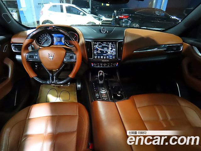 Maserati Levante 2017 thumb 8