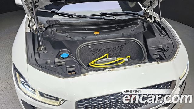 Jaguar I-PACE 2019 thumb 6
