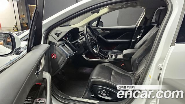 Jaguar I-PACE 2019 thumb 10