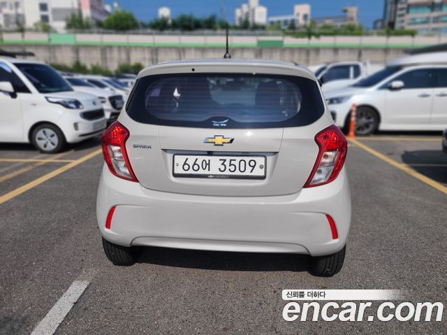 Chevrolet Spark 2018 thumb 3