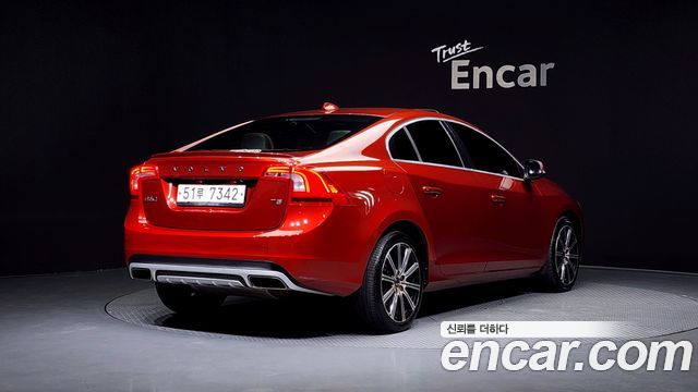 Volvo S60 2014 thumb 3