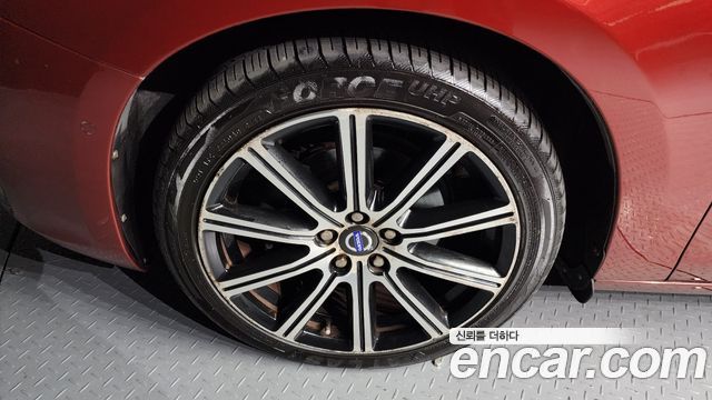 Volvo S60 2014 thumb 6