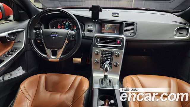 Volvo S60 2014 thumb 8