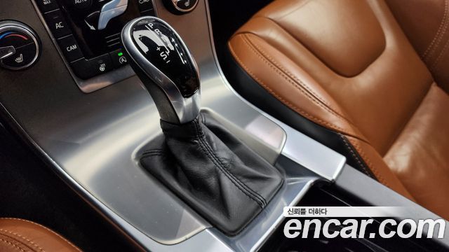 Volvo S60 2014 thumb 10