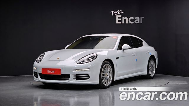 Porsche Panamera 2016 thumb 2
