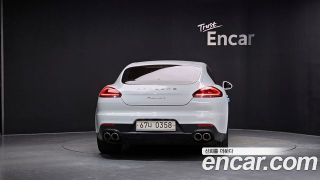 Porsche Panamera 2016 thumb 5