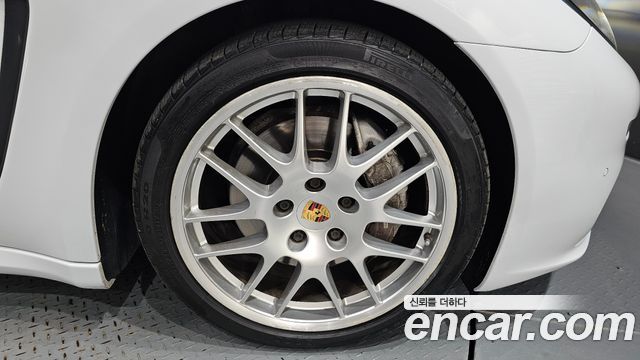 Porsche Panamera 2016 thumb 6