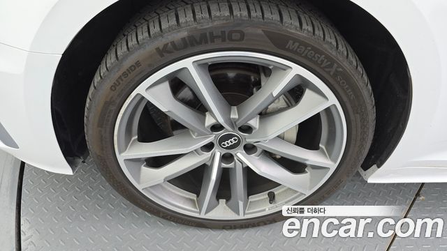 Audi A5 2021 thumb 5