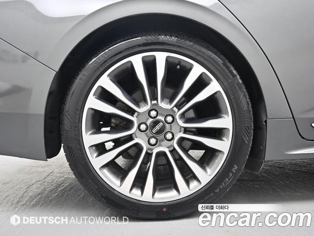 Lincoln Continental 2016 thumb 6
