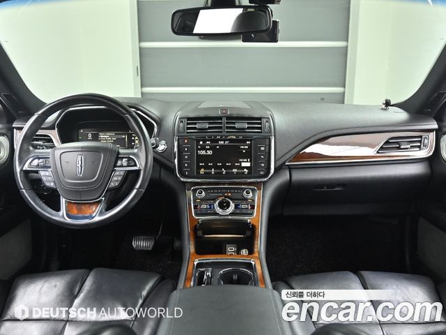 Lincoln Continental 2016 thumb 8