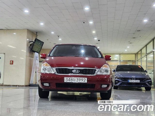 Kia Carnival 2011 thumb 3