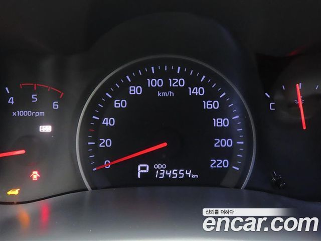 Kia Carnival 2011 thumb 10