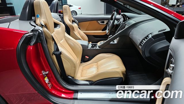 Jaguar F-Type 2016 thumb 10