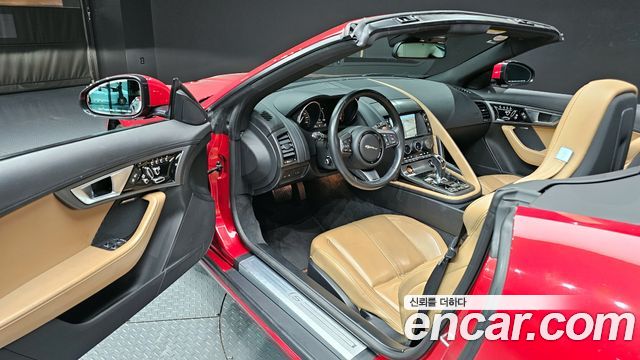 Jaguar F-Type 2016 thumb 12