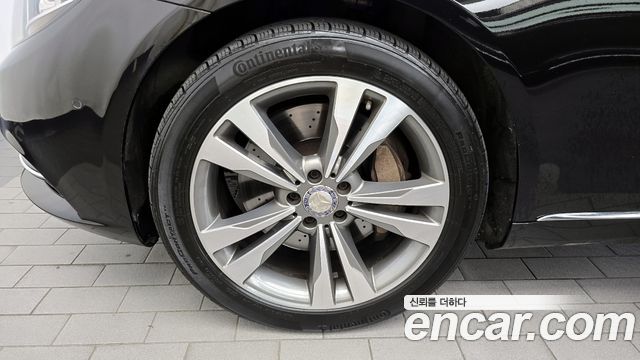 Mercedes-Benz S-Class 2015 thumb 6