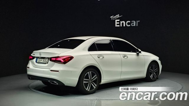 Mercedes-Benz A-Class 2021 thumb 2