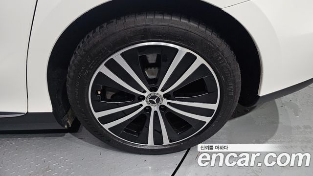 Mercedes-Benz EQE 2023 thumb 6