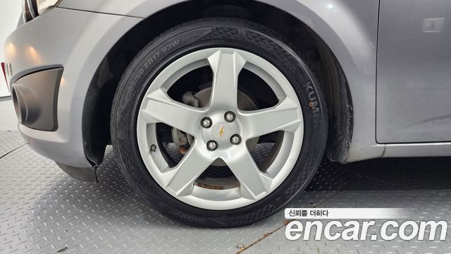 Chevrolet Aveo 2011 thumb 6
