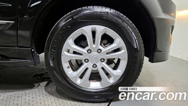 SsangYong Korando 2017 thumb 6