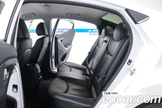 Hyundai Avante 2015 thumb 9