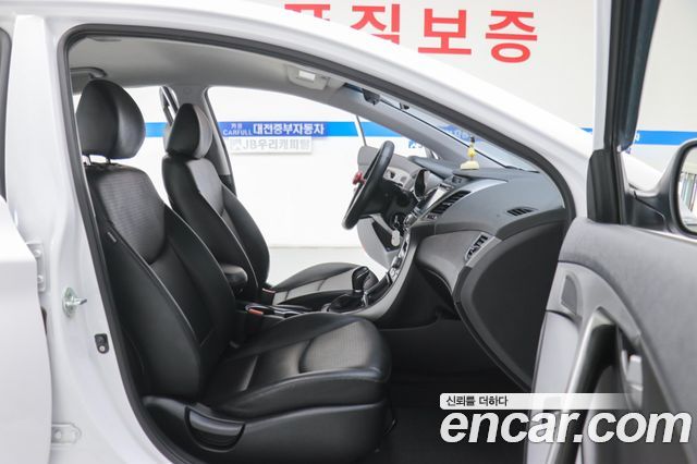 Hyundai Avante 2015 thumb 10