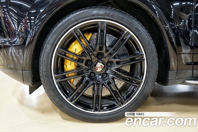 Porsche Cayenne 2013 thumb 6