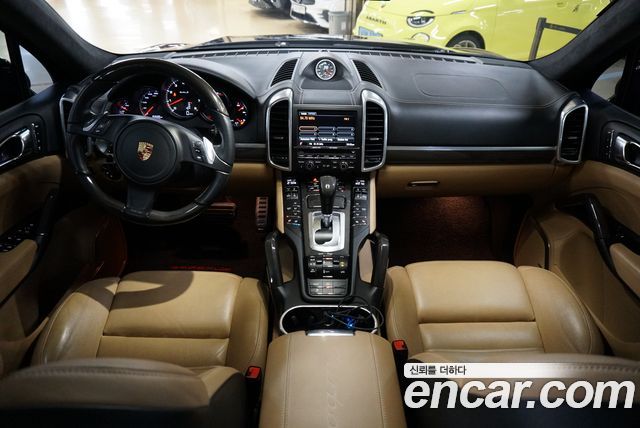 Porsche Cayenne 2013 thumb 8