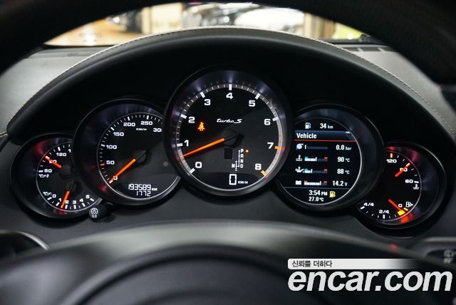 Porsche Cayenne 2013 thumb 9