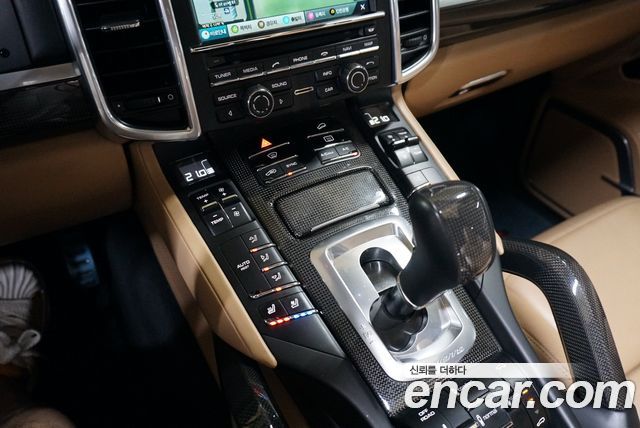 Porsche Cayenne 2013 thumb 10