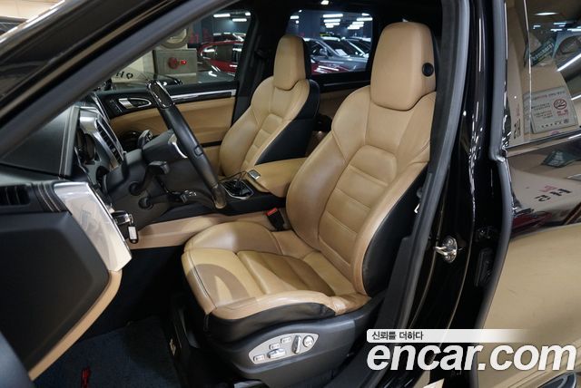 Porsche Cayenne 2013 thumb 11