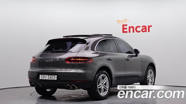 Porsche Macan 2014 thumb 3