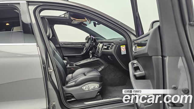 Porsche Macan 2014 thumb 12