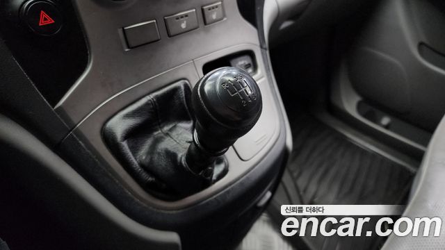 Hyundai Starex 2015 thumb 9