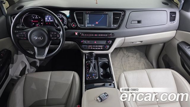 Kia Carnival 2016 thumb 8