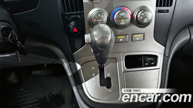 Hyundai Starex 2012 thumb 10