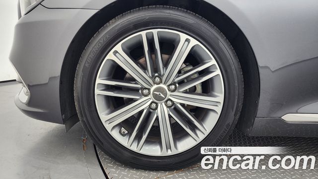 Genesis G80 2017 thumb 6