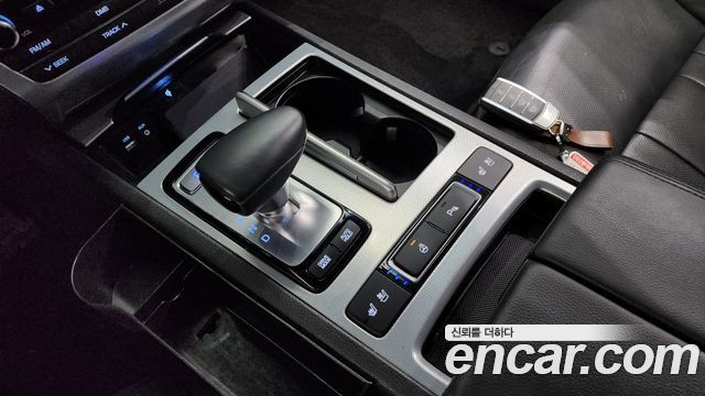 Genesis G80 2017 thumb 9