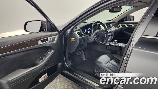 Genesis G80 2017 thumb 10