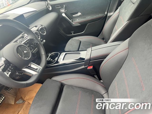 Mercedes-Benz A-Class 2024 thumb 6