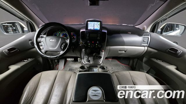Kia Carnival 2011 thumb 8
