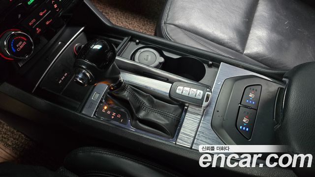 Kia K7 2011 thumb 10