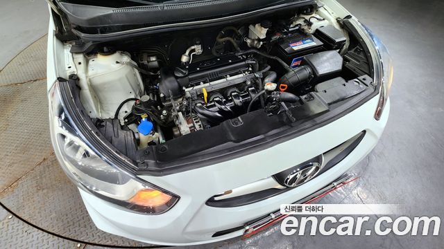 Hyundai Accent 2012 thumb 7