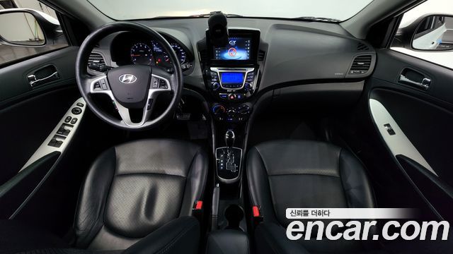 Hyundai Accent 2012 thumb 8
