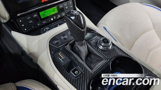Maserati GranTurismo 2018 thumb 9