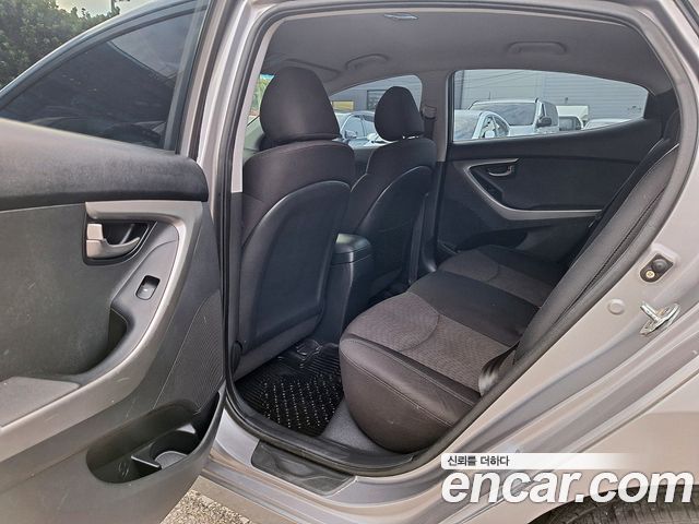Hyundai Avante 2010 thumb 9