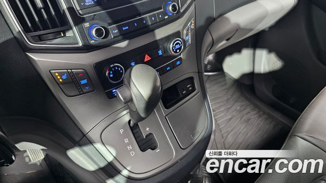 Hyundai Starex 2015 thumb 10