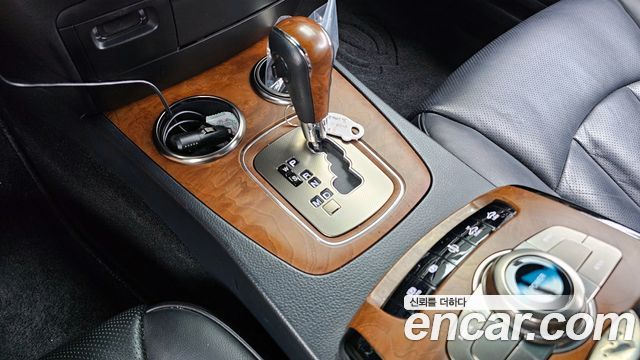 SsangYong Chairman 2014 thumb 9
