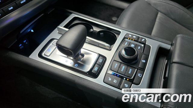 Genesis G80 2017 thumb 10
