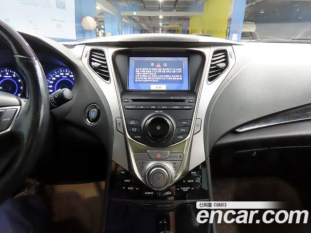 Hyundai Grandeur 2012 thumb 12