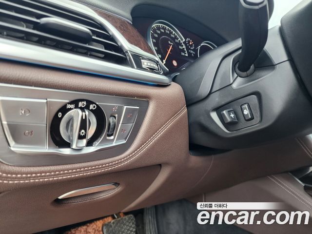 BMW 7 серии 2016 thumb 9